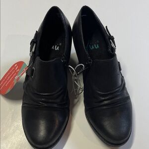 Yuu Black Ankle Booties Womens Size 5W Buckle Zip Low Heel